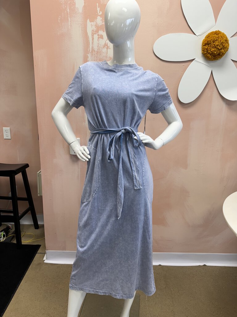 Velvet Belted T-Shirt Midi Dress NWT – Cleveland Consignment Shoppe