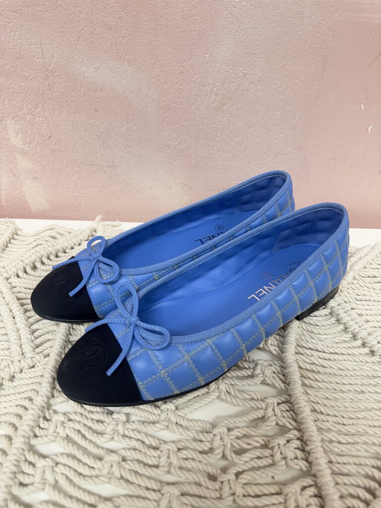 Chanel Blue Quilted Leather Interlocking CC Cap Toe Ballet Flat