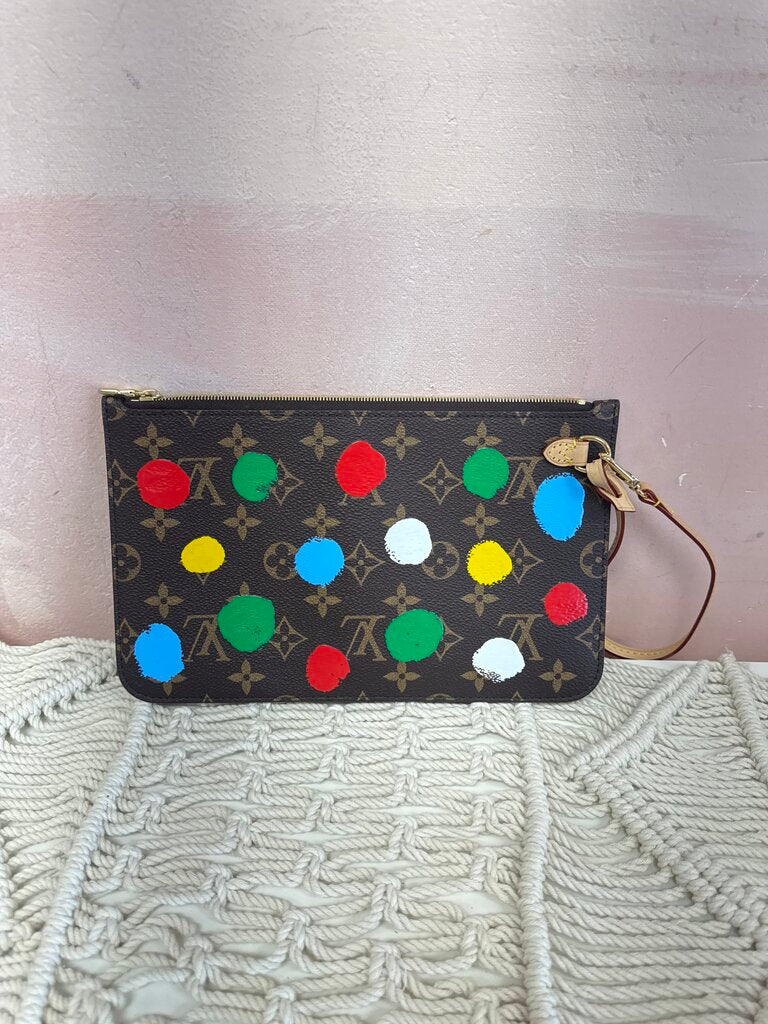 Louis Vuitton Monogram Kusama Polka Dot Neverful Pochette '23