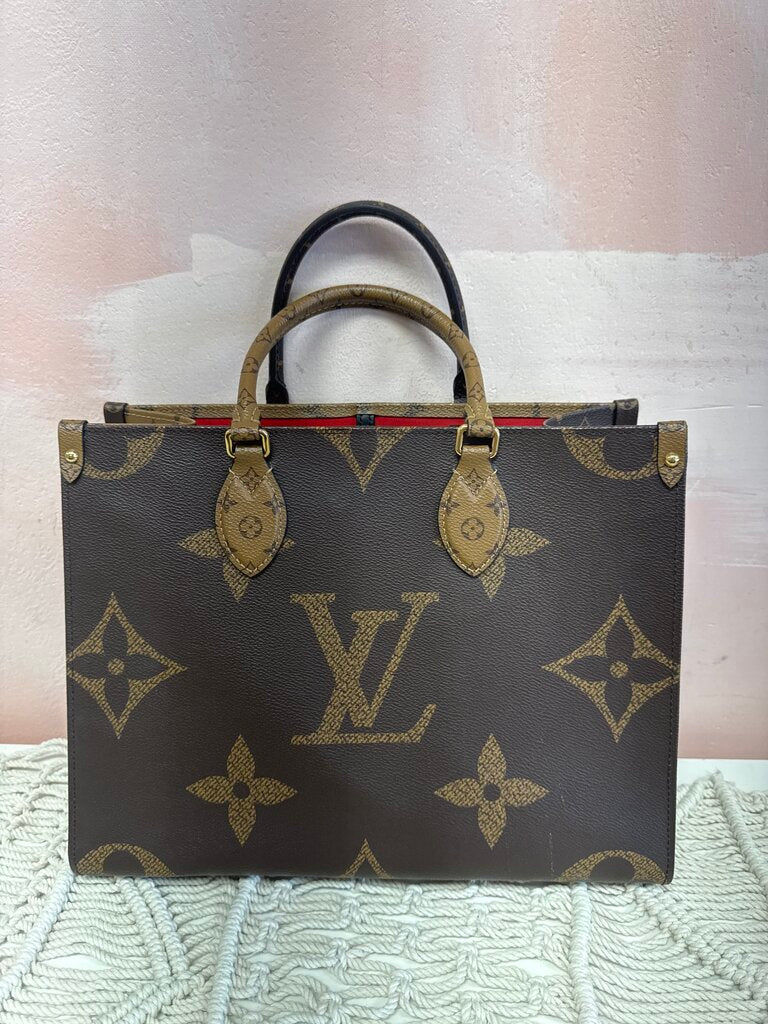 Louis Vuitton Giant Monogram Onthego MM Tote