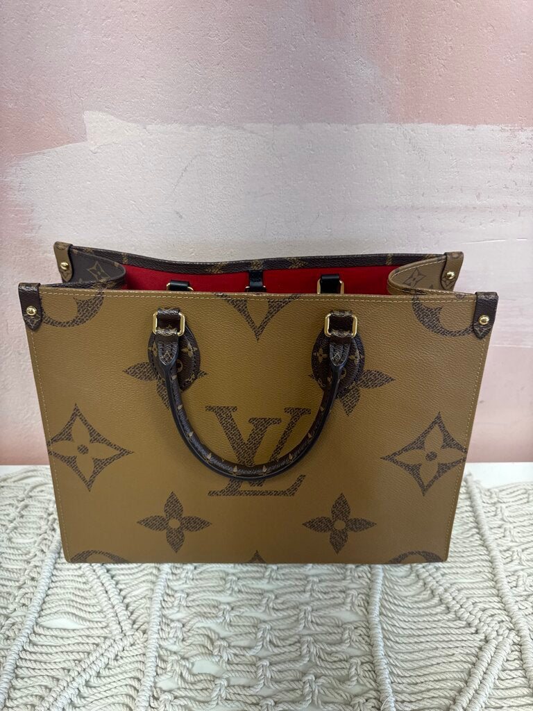 Louis Vuitton Giant Monogram Onthego MM Tote