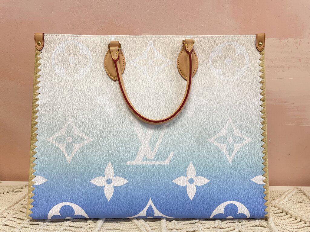 Louis Vuitton Giant Onthego "Hamptons" Tote GM '21