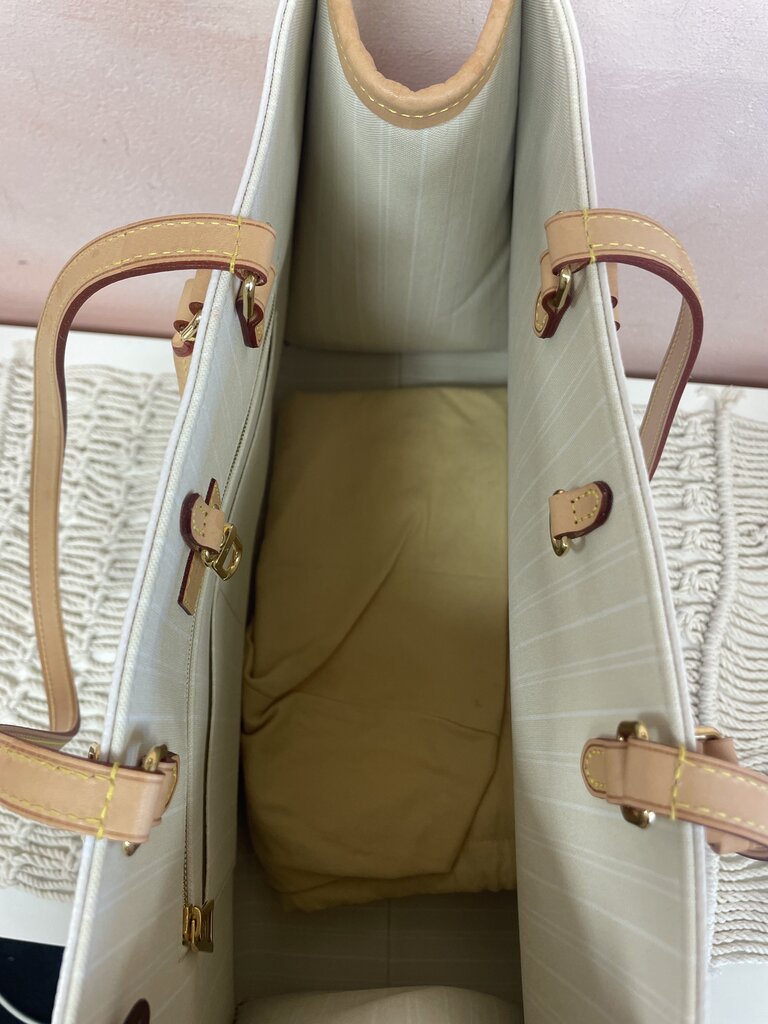 Louis Vuitton Giant Onthego "Hamptons" Tote GM '21