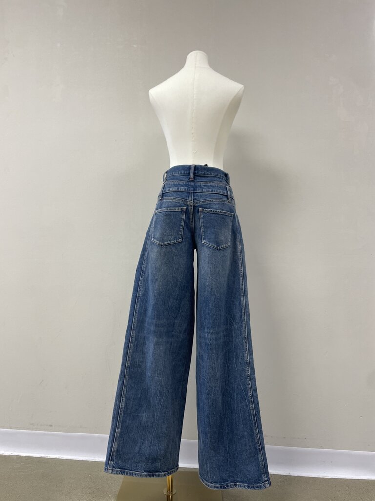 alice + olivia High Waisted Wide Leg Jean