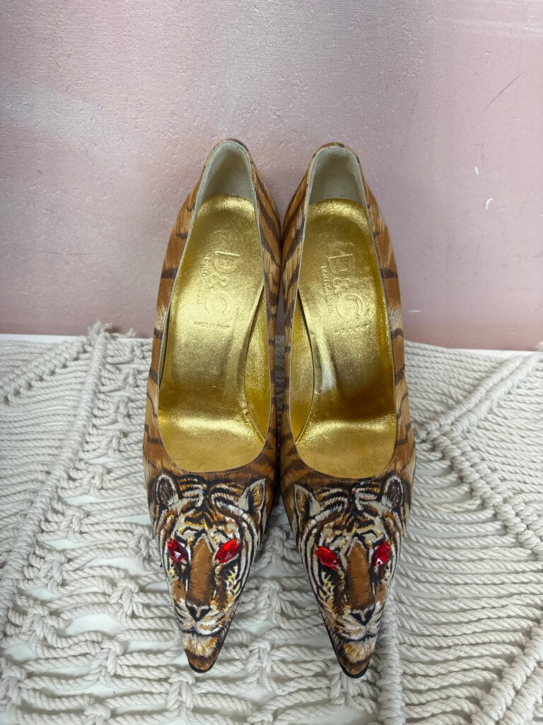 D&G Vintage Tiger Print Pumps