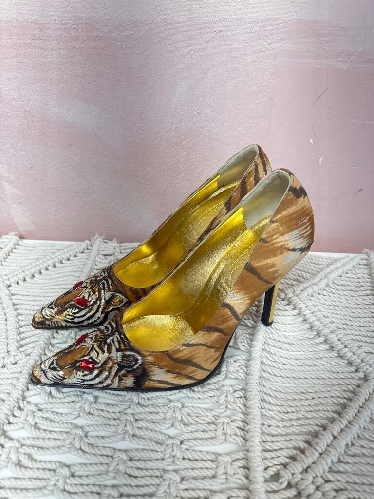 D&G Vintage Tiger Print Pumps