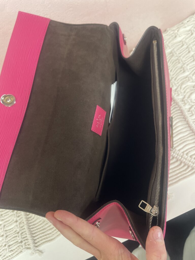 Louis Vuitton Pink Epi Cluny BB '16