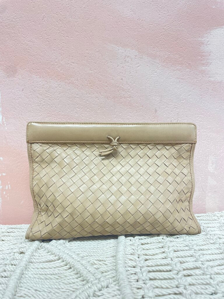 Bottega Intrecciato Loop Clutch