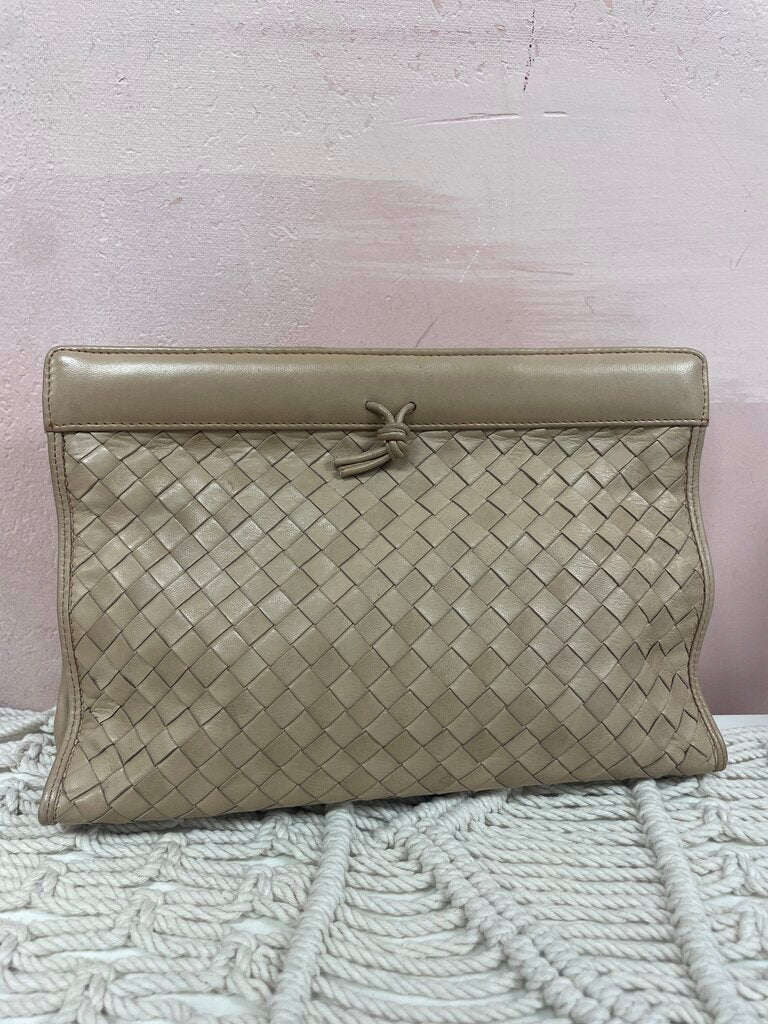 Bottega Intrecciato Loop Clutch