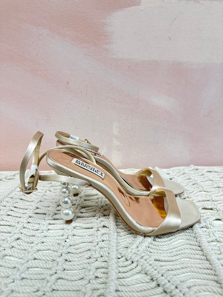 Badgley Mischka Champagne Satin and Pearl Pump