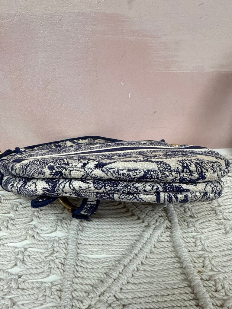 Dior Embroidered Saddle Toile De Jouy Medium Shoudler Bag