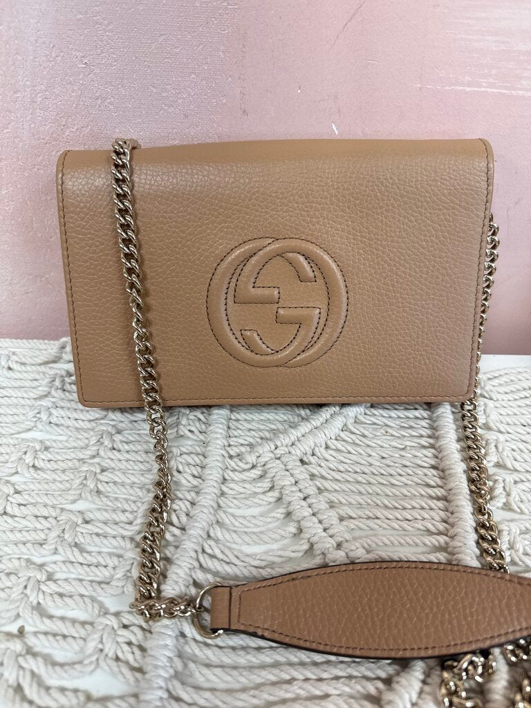 Gucci Camelia Soho Wallet On A Chain
