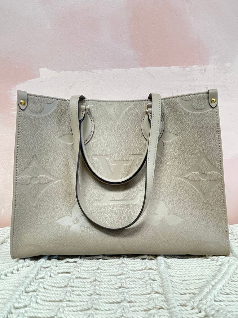 Louis Vuitton Turtledove Onthego MM Tote ($3550 in stores)