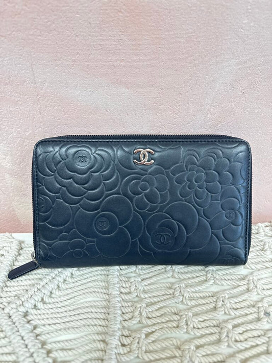 Chanel Black Camellia Large Zip Around Wallet Organizer '10-11