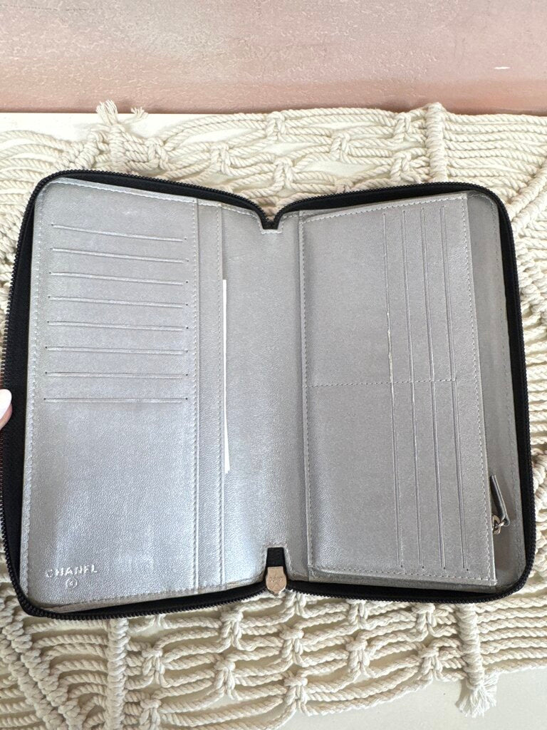 Chanel Black Camellia Large Zip Around Wallet Organizer '10-11