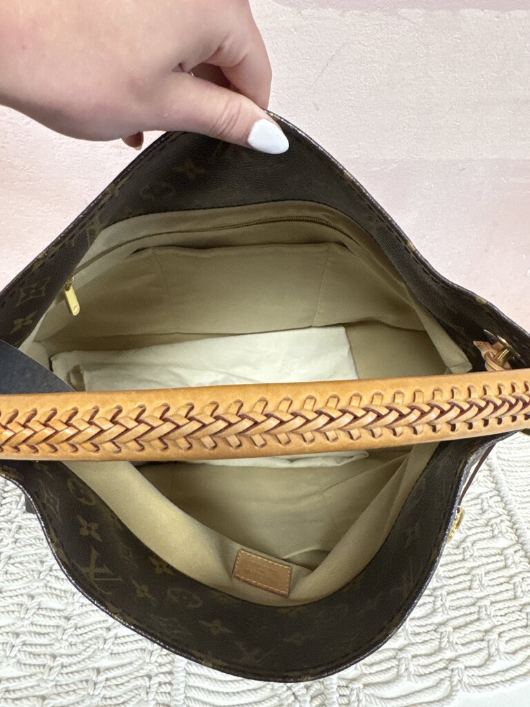 Louis Vuitton Monogram Artsy Tote '10