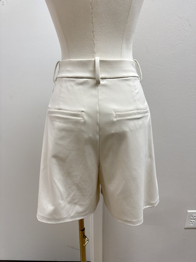 Lululemon High Rise Pleated Short NWT