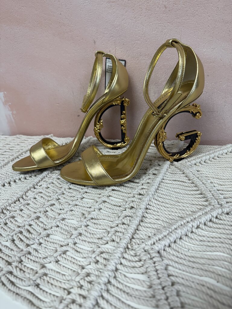 Dolce & Gabbana Gold Logo Mordore Baroque Heels