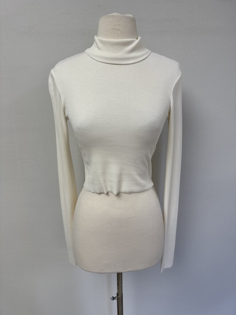 Eterne Ivory Ribbed Turtleneck