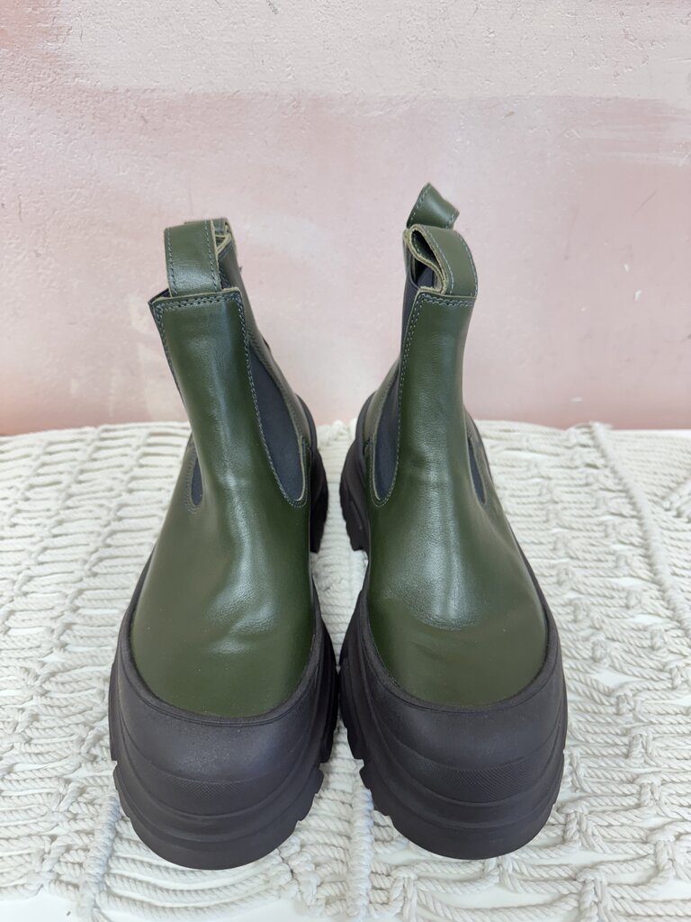 Sofie D'Hoore Olive Chelsea Boot