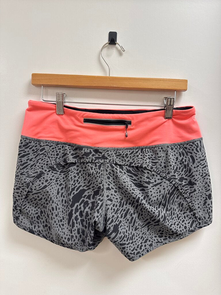 Lululemon Black and Grey Pull On Short