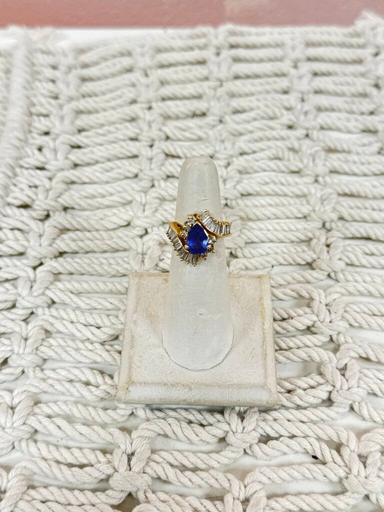 *(43)14k Tanzanite and Diamond Ring