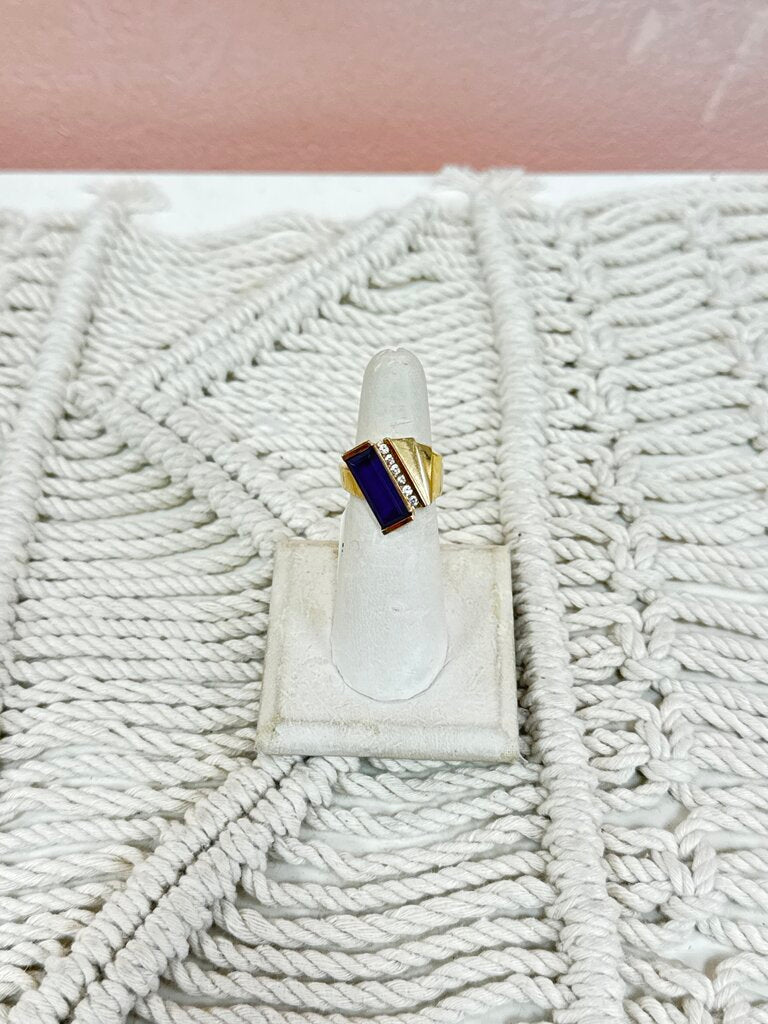 *(46)14k Amethyst and Diamond Ring
