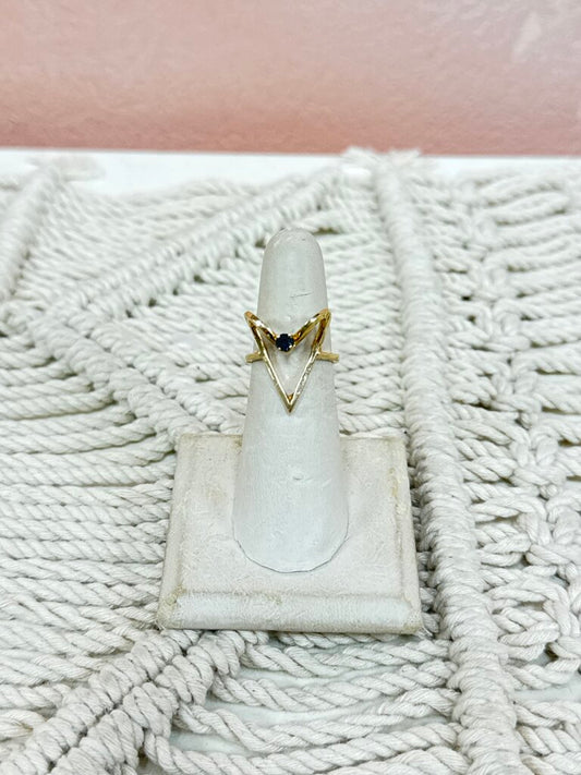 *(38)14k and Sapphire Vintage Open Heart Ring