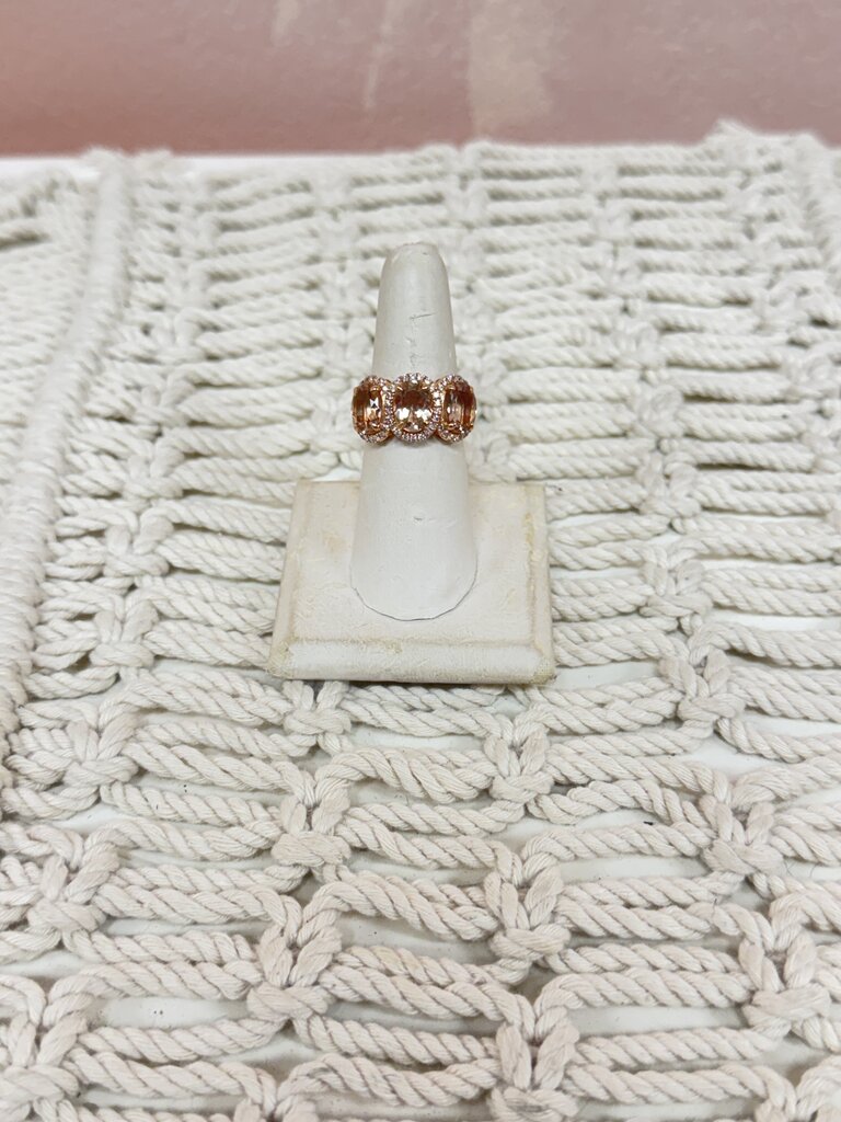 *(23)14k Rose Gold Morganite and Diamond Ring