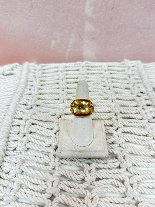 *(8)18k Citrine and Diamond RIng