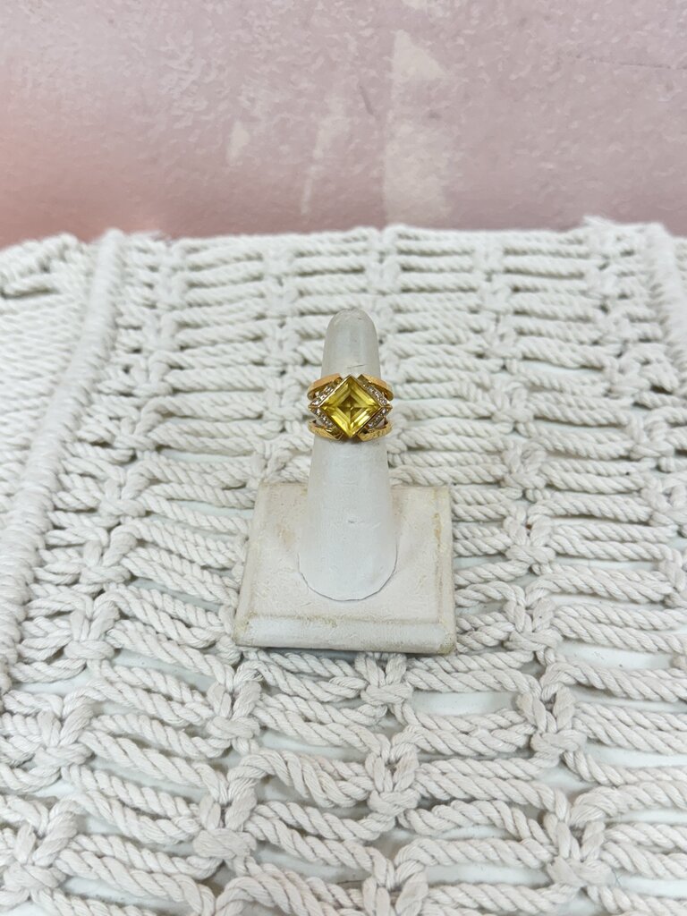 *(7)14k Citrine and Diamond RIng