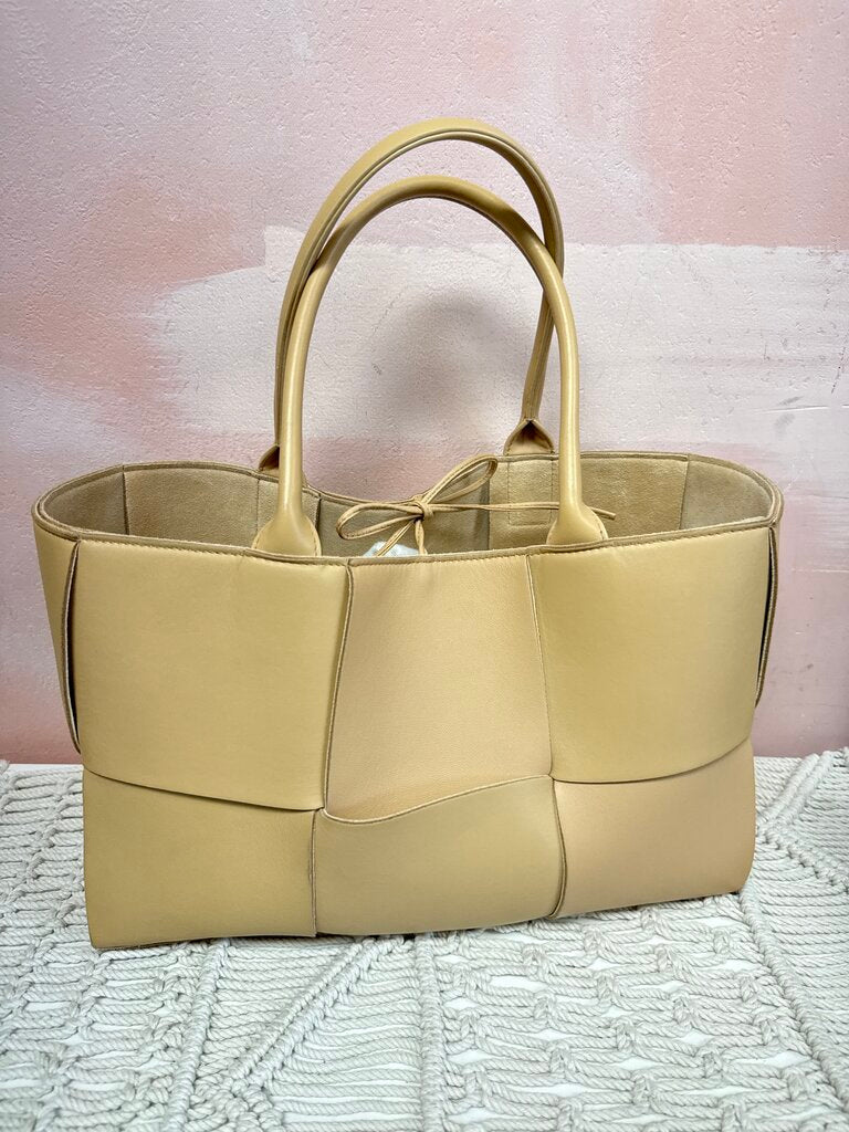 Bottega Tan Intrecciato Med Arco Tote w/Dustbag