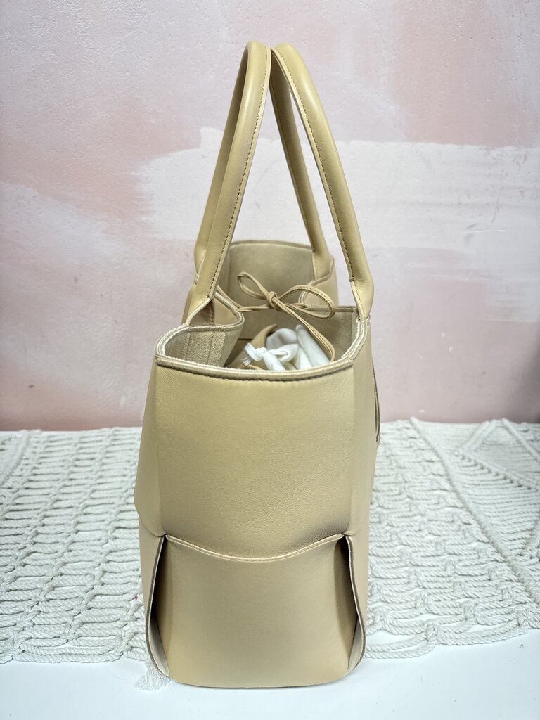 Bottega Tan Intrecciato Med Arco Tote w/Dustbag