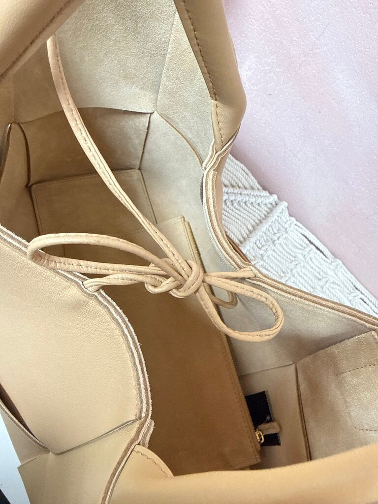 Bottega Tan Intrecciato Med Arco Tote w/Dustbag