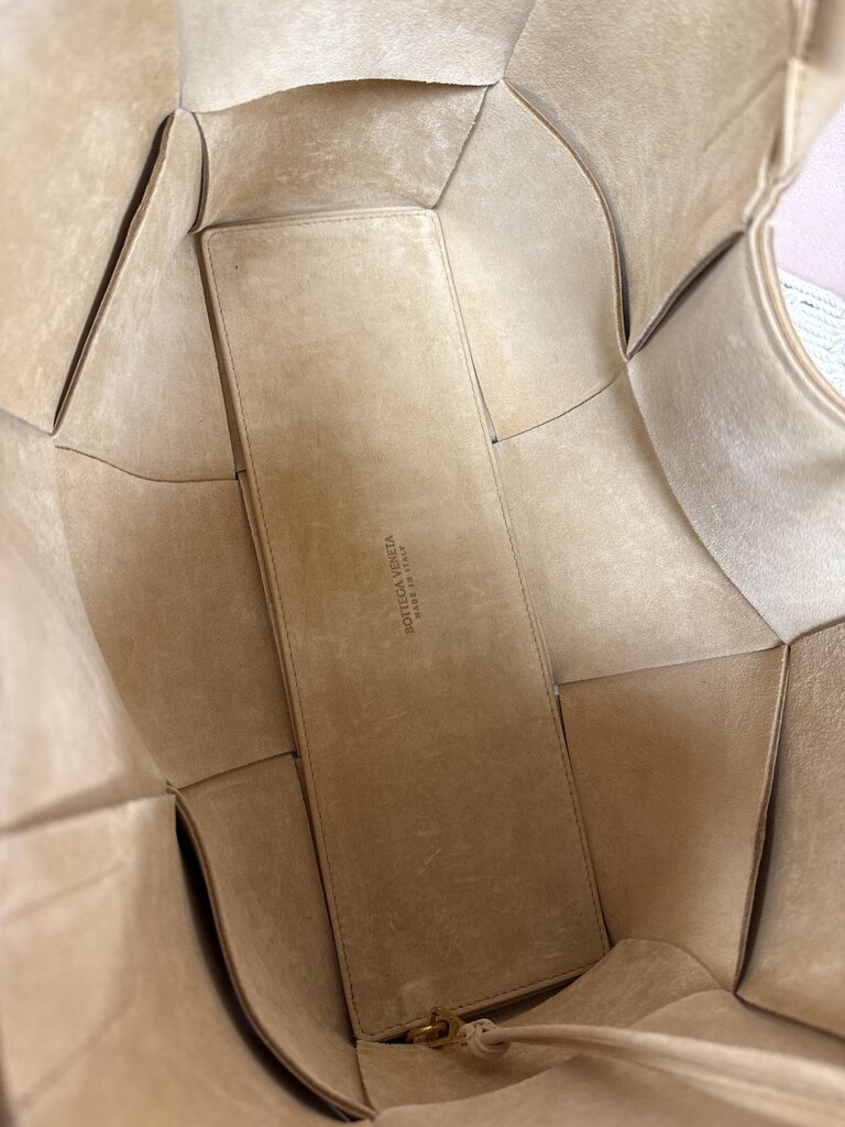 Bottega Tan Intrecciato Med Arco Tote w/Dustbag