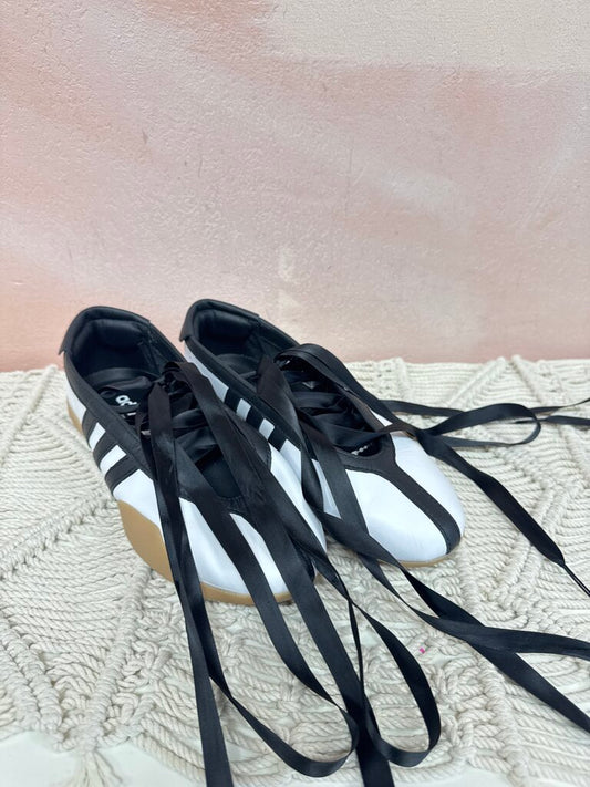Adidas Ballet Sneaker