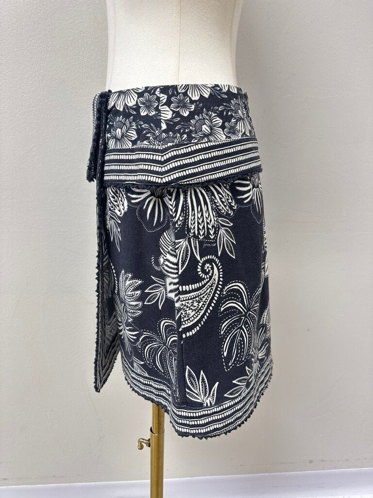 Farm Rio Black and White Mini Skirt NWT