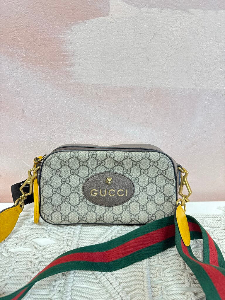 Gucci GG Supreme Neo Crossbody w/Dustbag