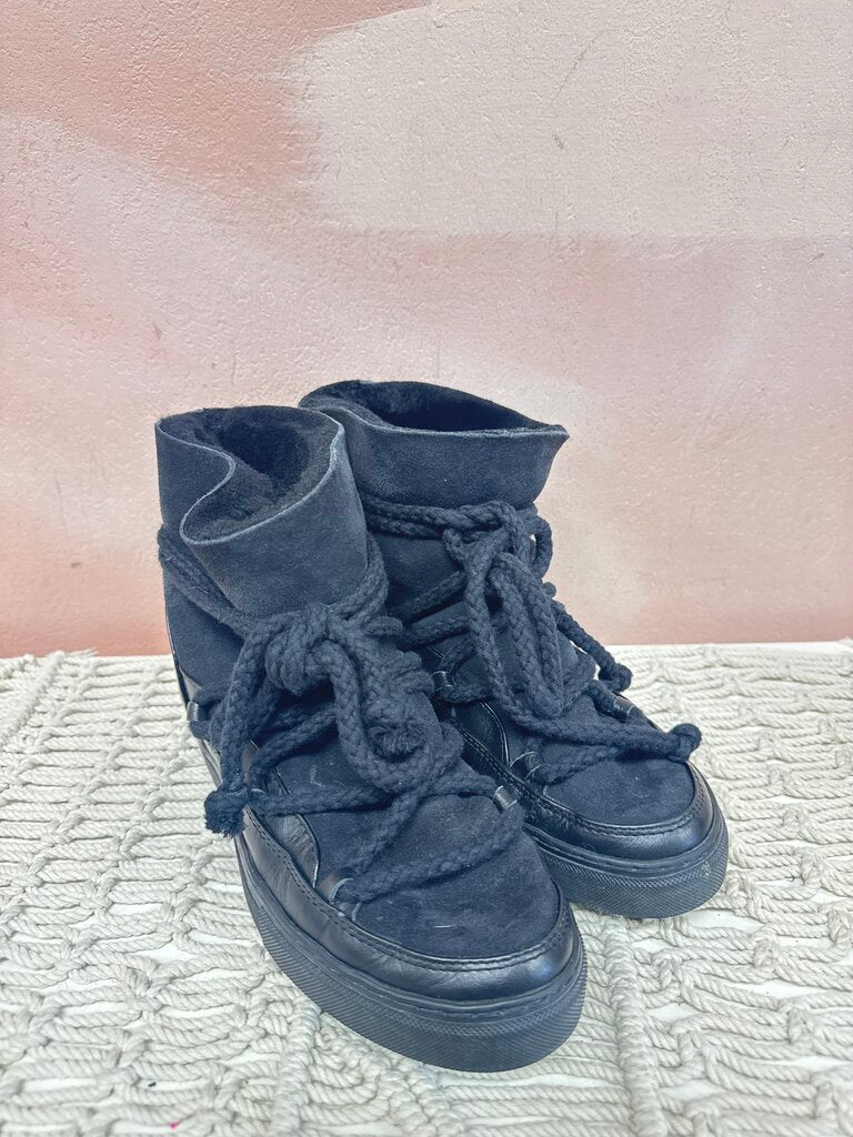 Inuikii Black Shearling Bootie