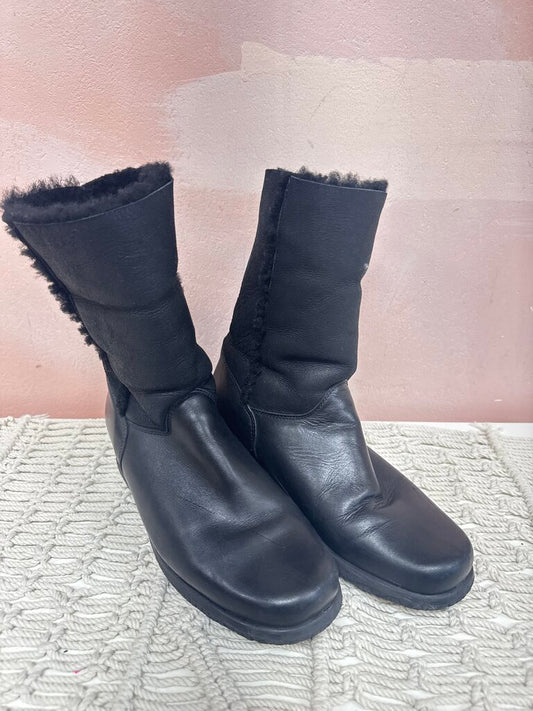 La Canadienne Black Shearling Boot
