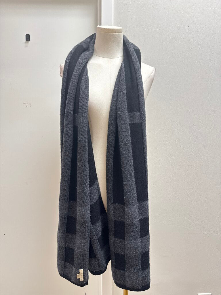 Burberry Black and Grey Contrast Scarf