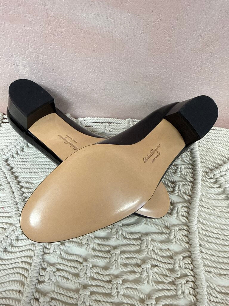 Ferragamo Black Patent 30mm Bow Pump NWT