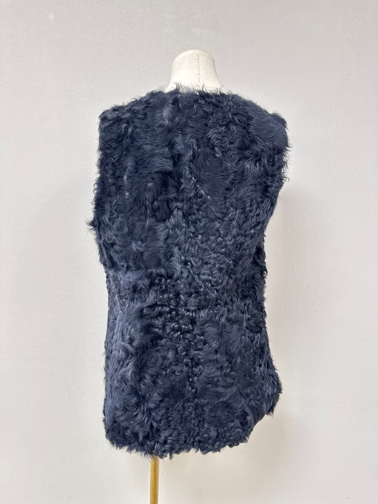 P.A.R.O.S.H. Curly HU Sheep Vest