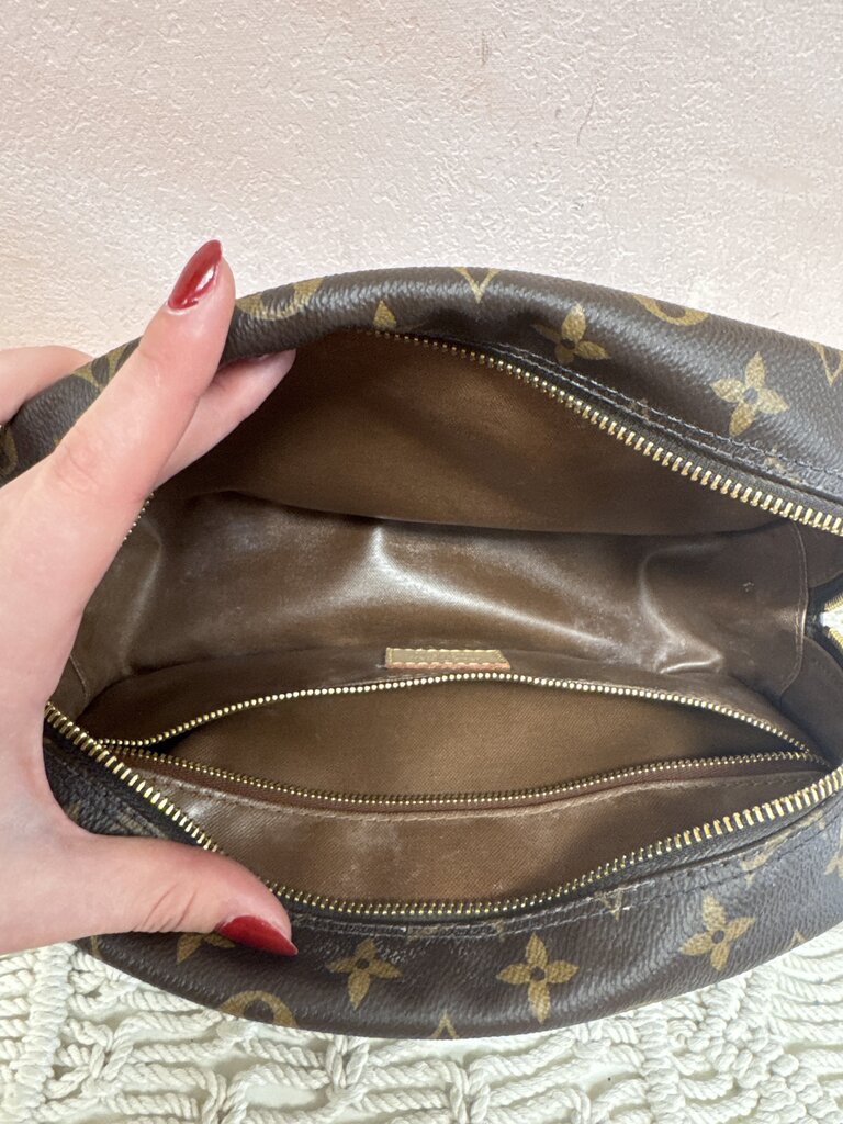 Louis Vuitton Monogram Toiletry Pouch '20