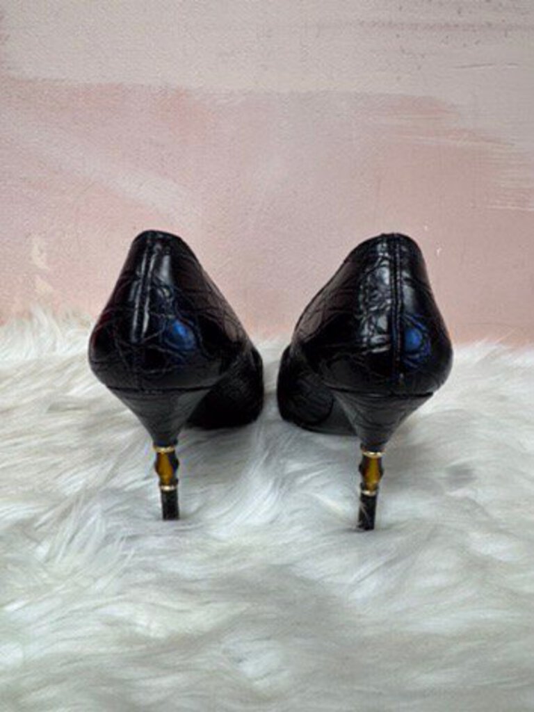 Gucci Black Embossed Vintage Pump