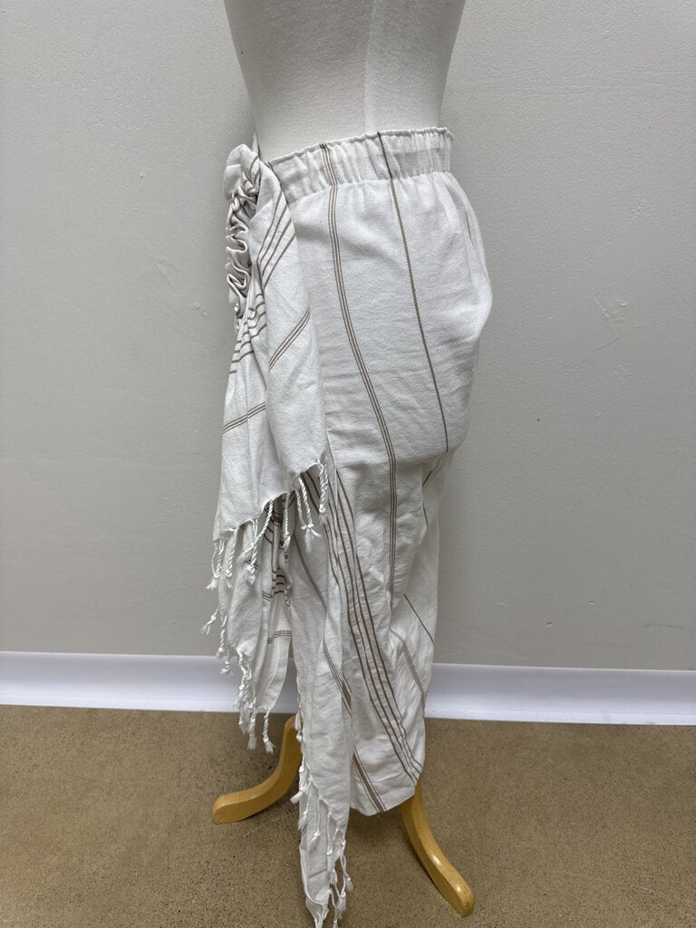 Just Bee Queen White and Tan Ruched Maxi Skirt