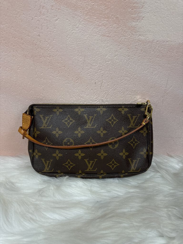 Louis Vuitton Vintage Monogram Pochette '00