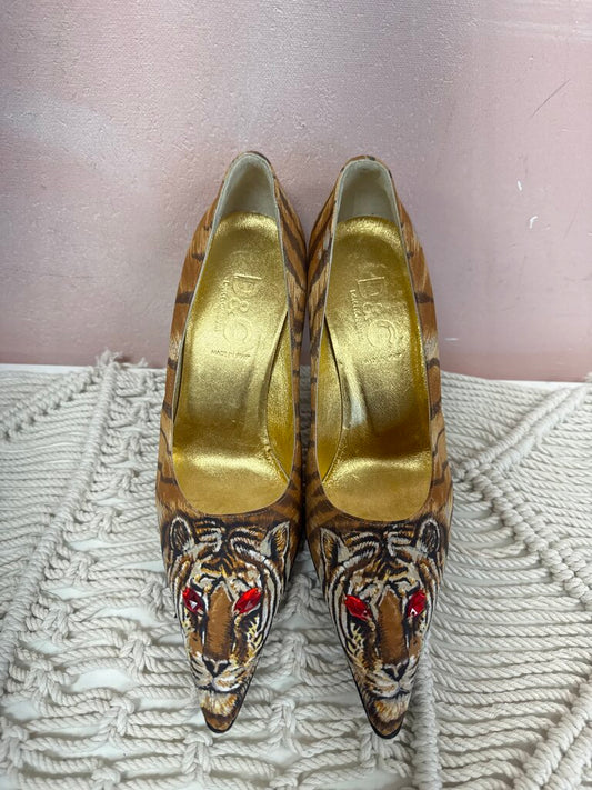 D&G Vintage Tiger Print Pumps