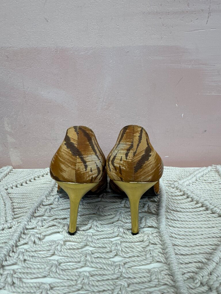 D&G Vintage Tiger Print Pumps