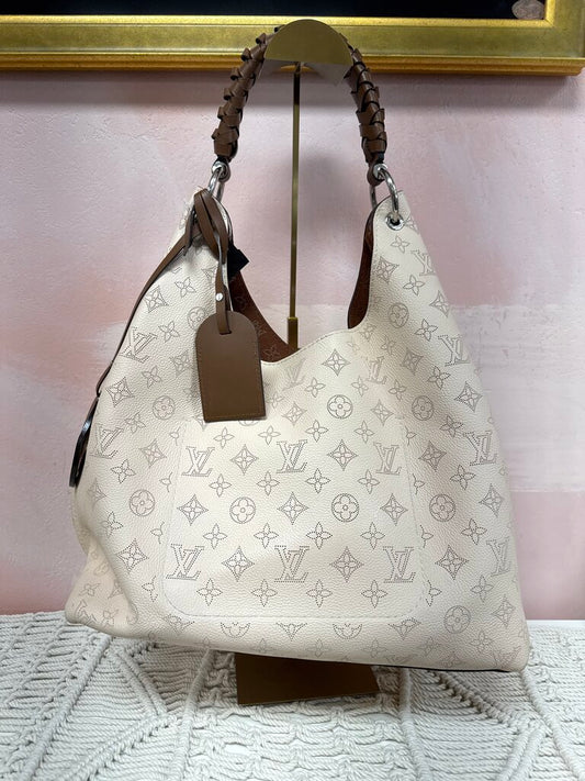 Louis Vuitton Carmel Cream Mahina Galet Hobo
